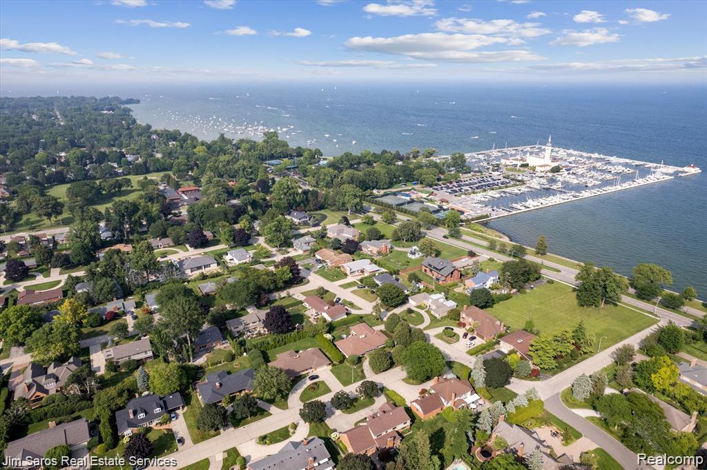 84 Vernier Road, Grosse Pointe Shores, MI 48236 — Photo 16