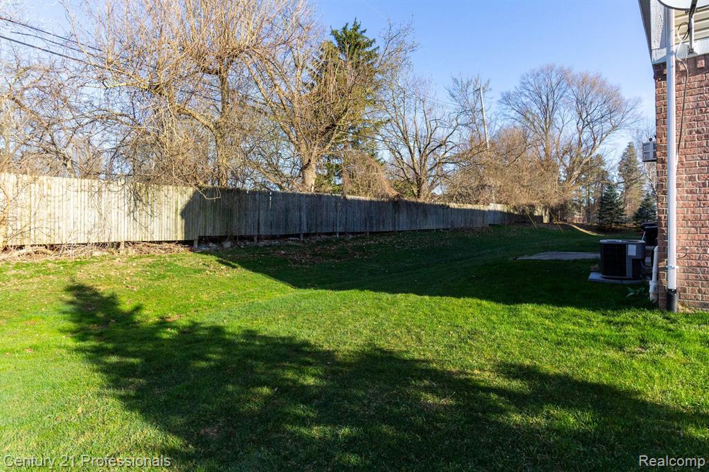 6173 ELARZ Drive, Troy, MI 48085 — Photo 41