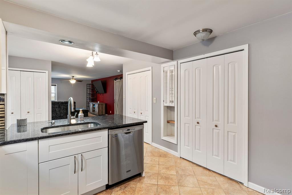 6086 N CROWN Street, Westland, MI — Photo 15