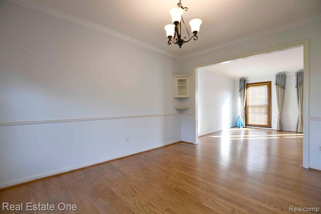 685 ESSEX Drive, Rochester Hills, MI 48307 — Photo 4