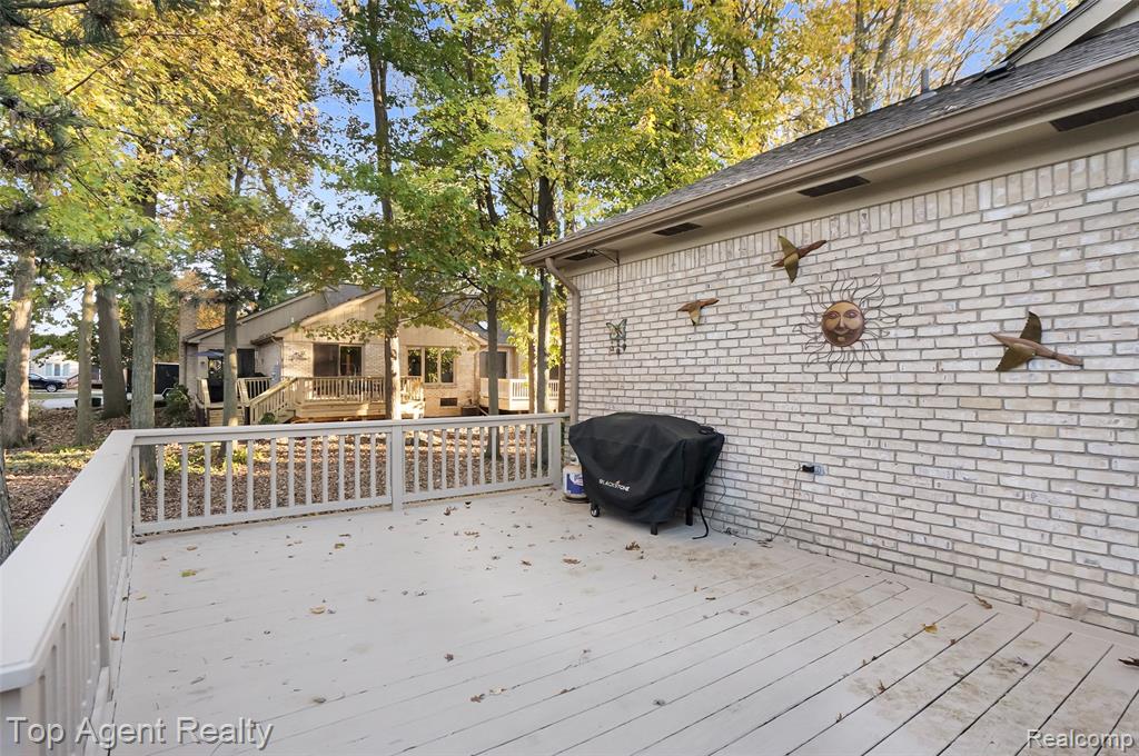 43058 W Kirkwood Drive, Clinton Twp, MI 48038 — Photo 35