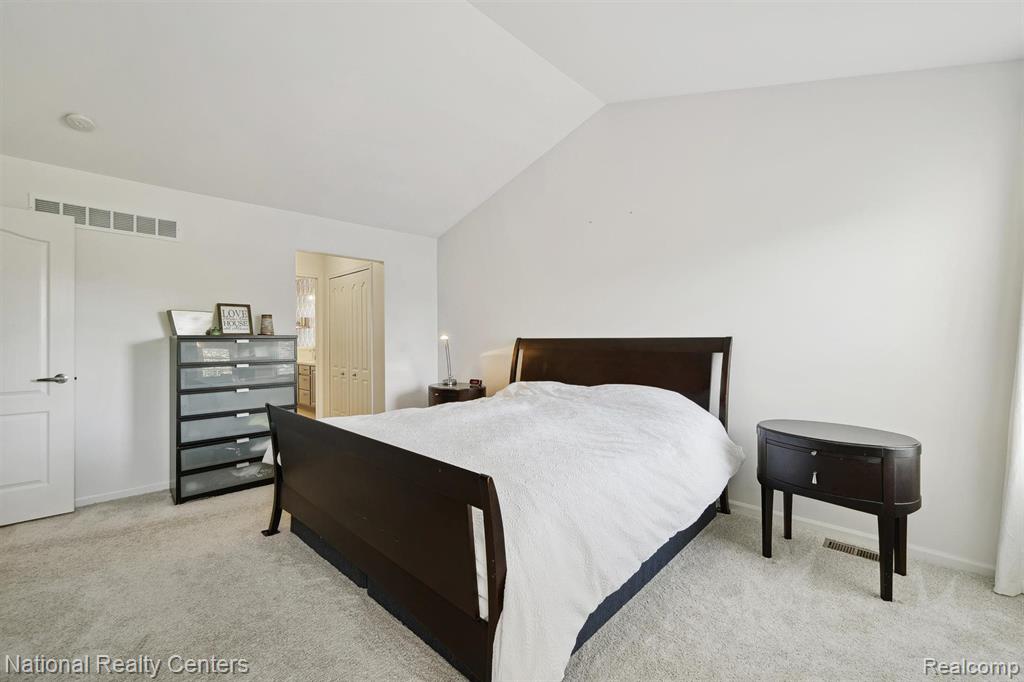 5639 HEATHLAND Circle, Clarkston, MI — Photo 16