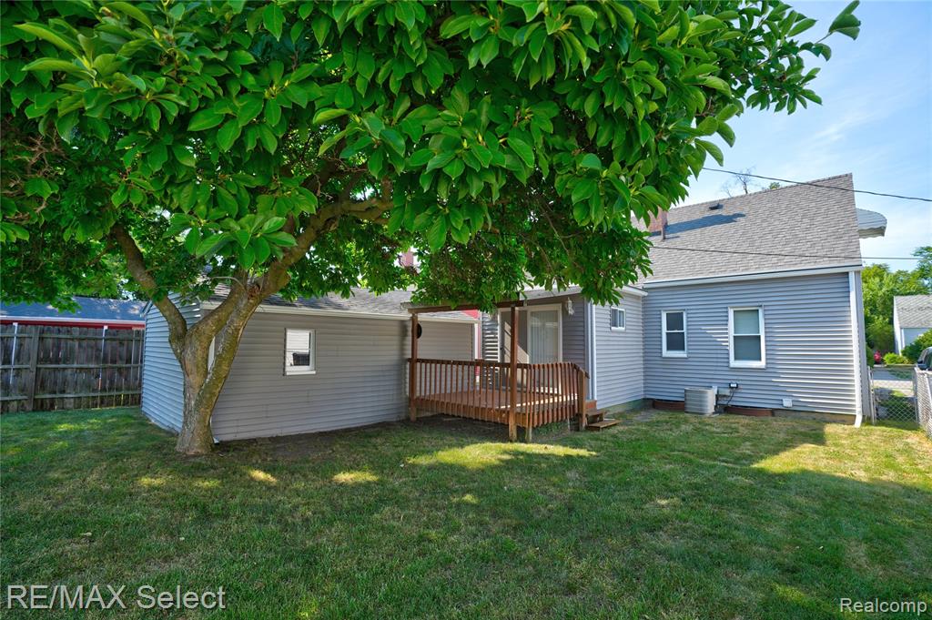 631 Alvord Avenue, Flint, MI 48507 — Photo 5