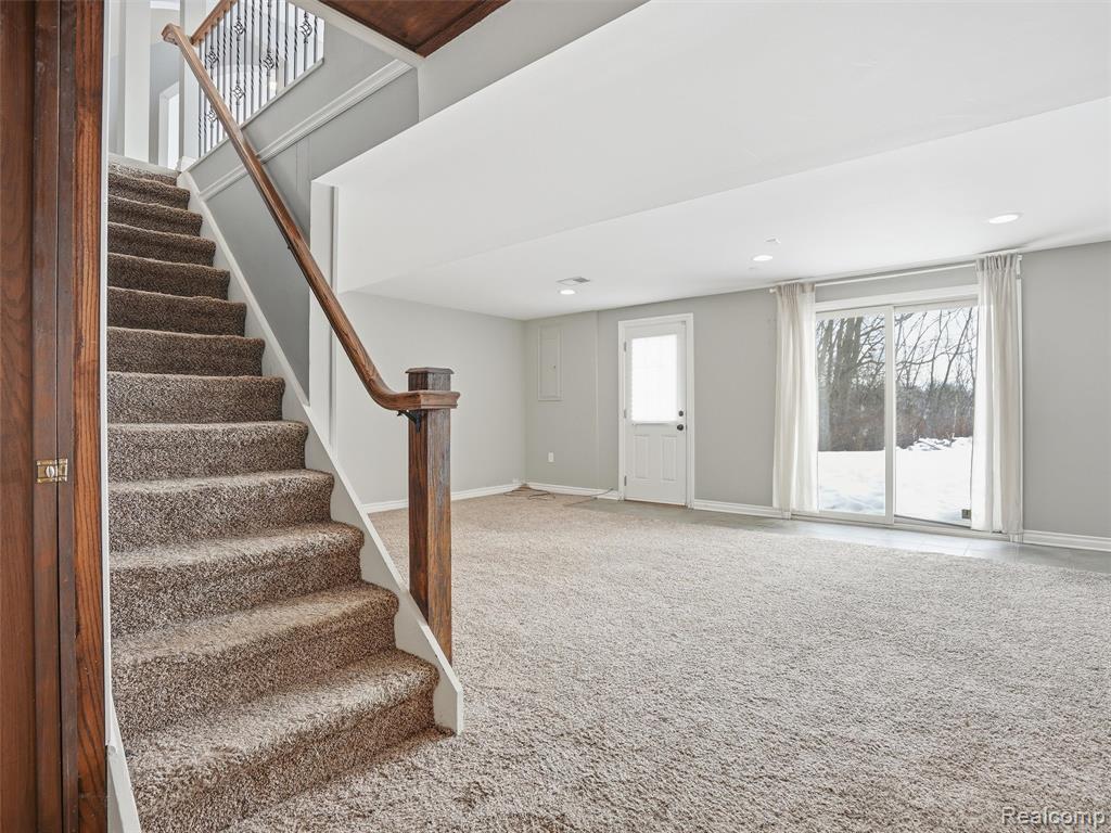 29750 Bristol Lane, Bingham Farms, MI 48025 — Photo 37