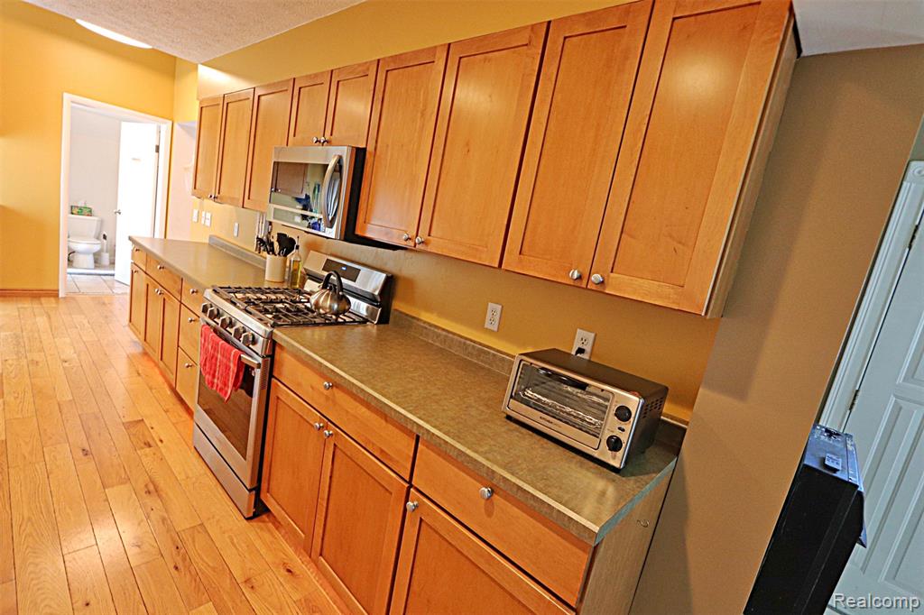 412 E Shore Drive, Whitmore Lake, MI 48189 — Photo 24