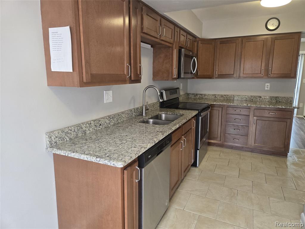 5353 Wright Way W, West Bloomfield, MI — Photo 9