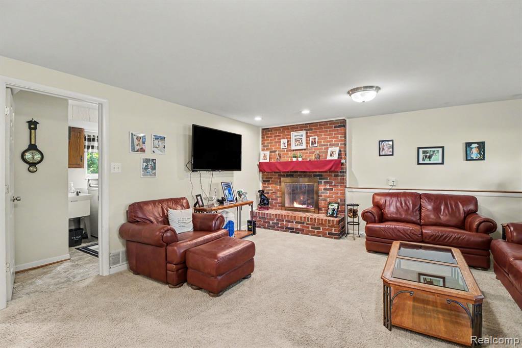 7370 Perry Lake Road, Clarkston, MI 48348 — Photo 17
