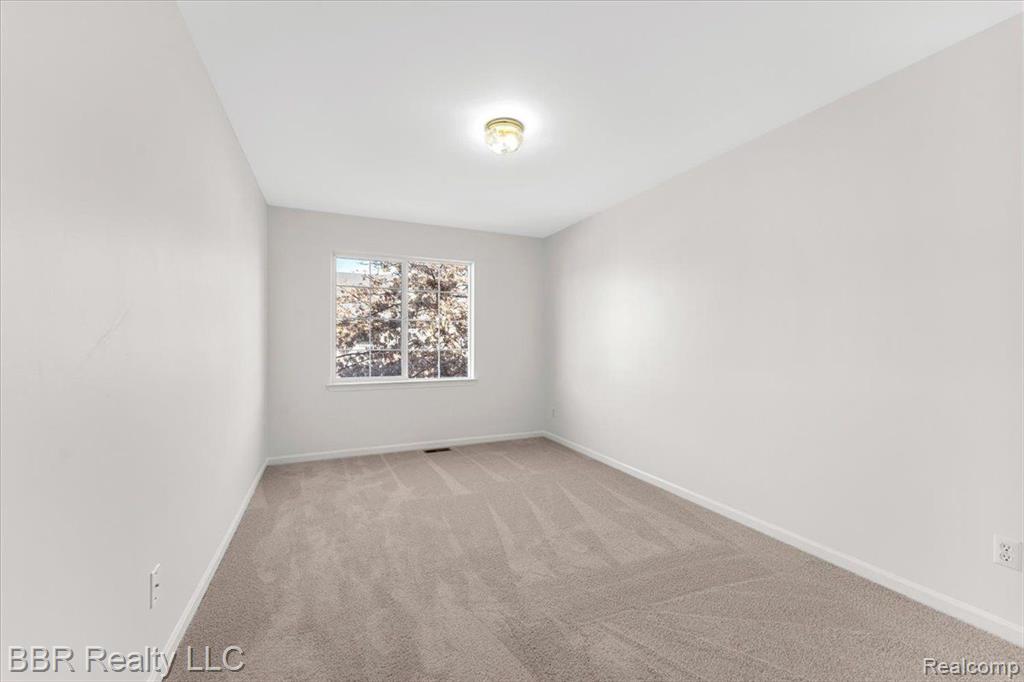 24007 FAIRLANE Boulevard, Woodhaven, MI 48183 — Photo 16