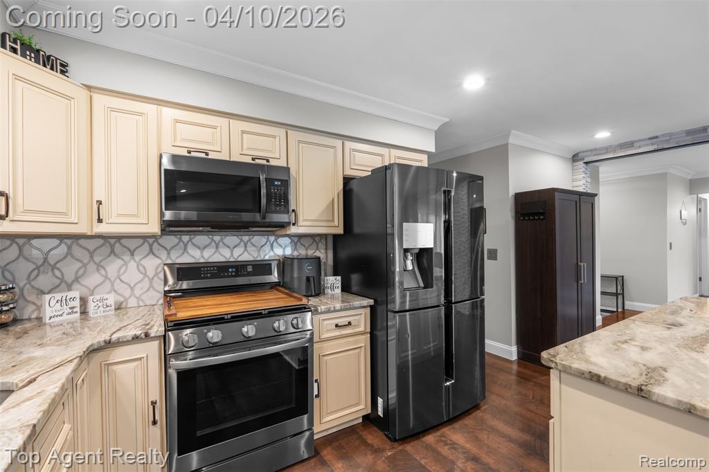 16115 Bayham Court, Clinton Twp, MI 48038 — Photo 20