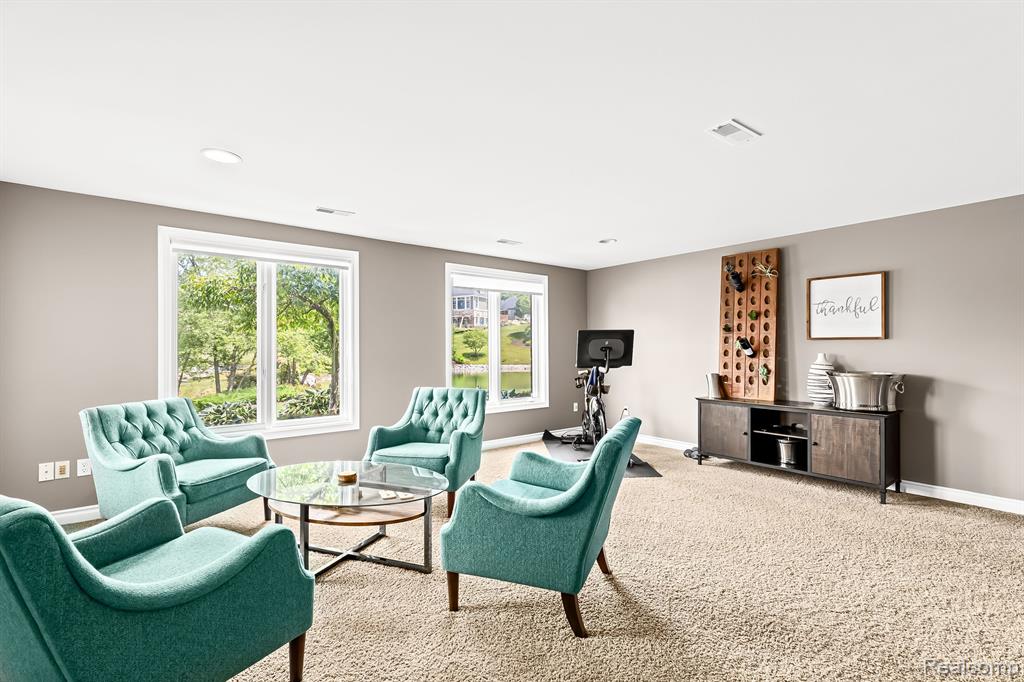 10815 SPARKLING WATERS Court, South Lyon, MI 48178 — Photo 39