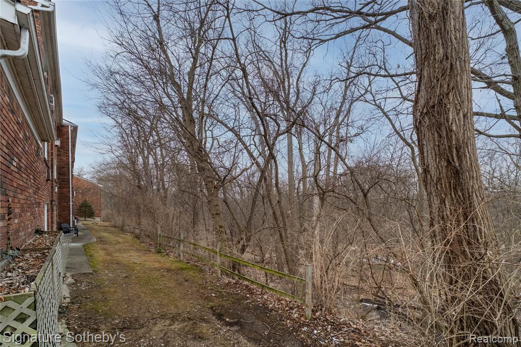 31831 Grand River Avenue, 68, Farmington, MI 48336 — Photo 4