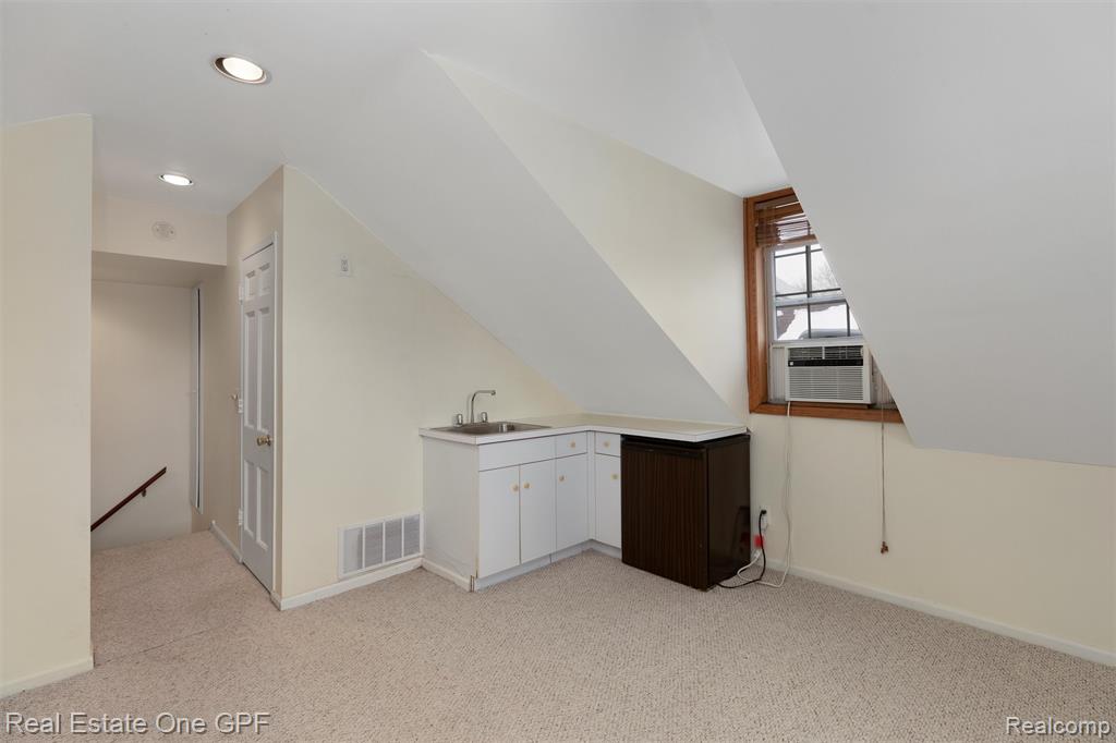 636 Middlesex Road, Grosse Pointe, MI 48230 — Photo 35