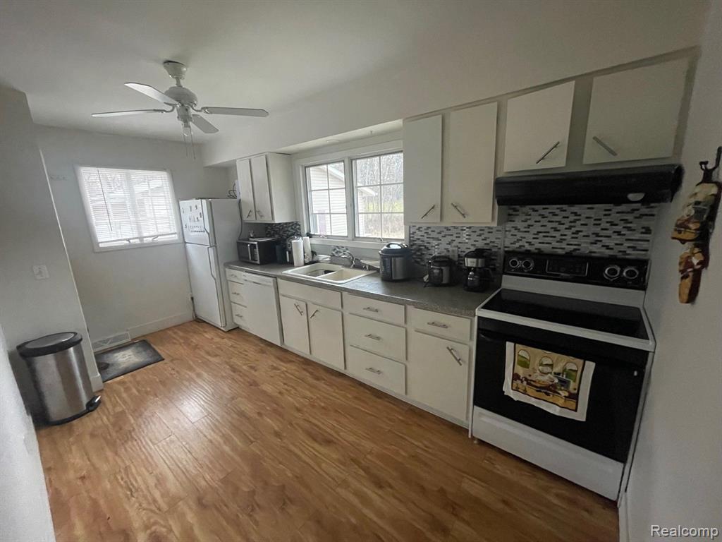 4908 Mertz Road, Mayville Vlg, MI 48744 — Photo 2