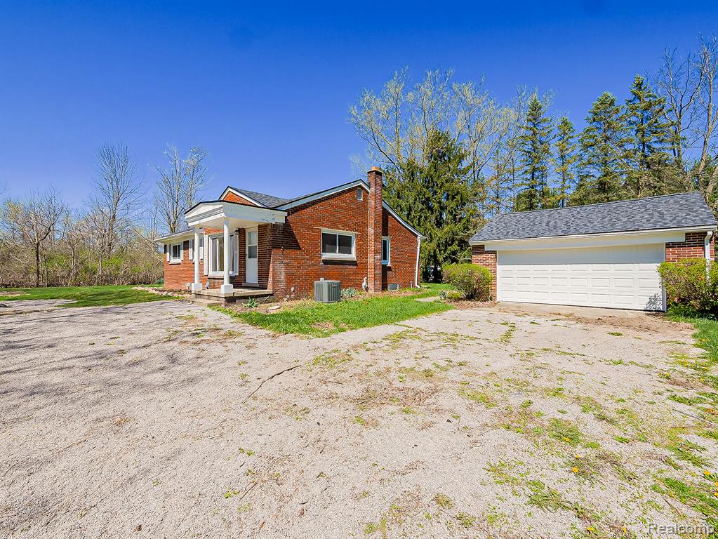 8701 Brookville Road, Plymouth, MI 48170 — Photo 38