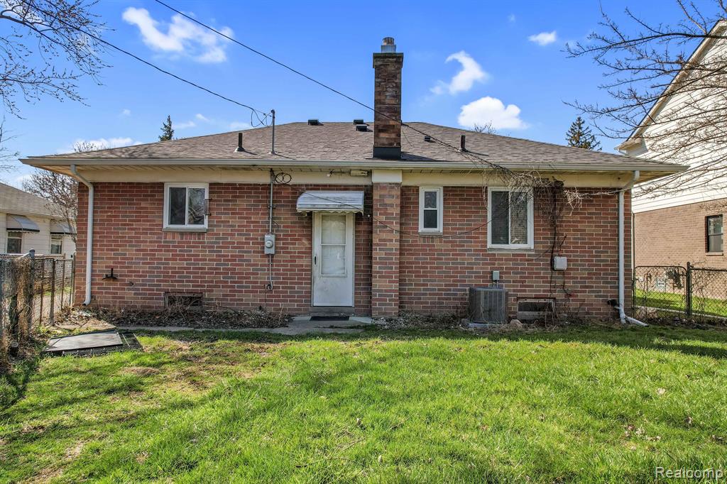 8155 VERMONT Avenue, Warren, MI 48093 — Photo 6