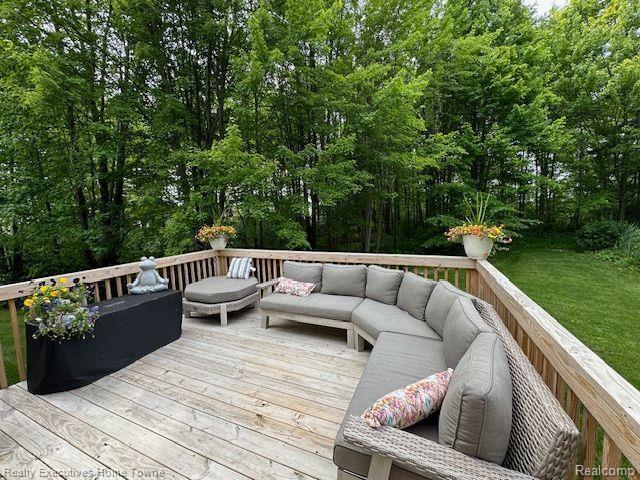 4167 WELLINGTON Court, Fort Gratiot, MI 48059 — Photo 3
