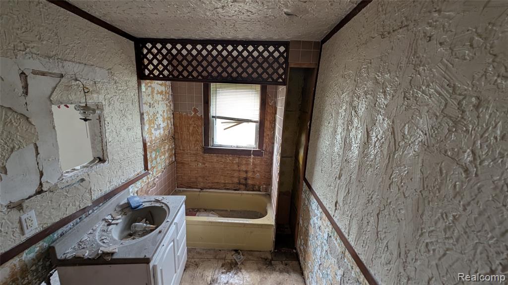 53 N Midland Drive, Pontiac, MI 48342 — Photo 33