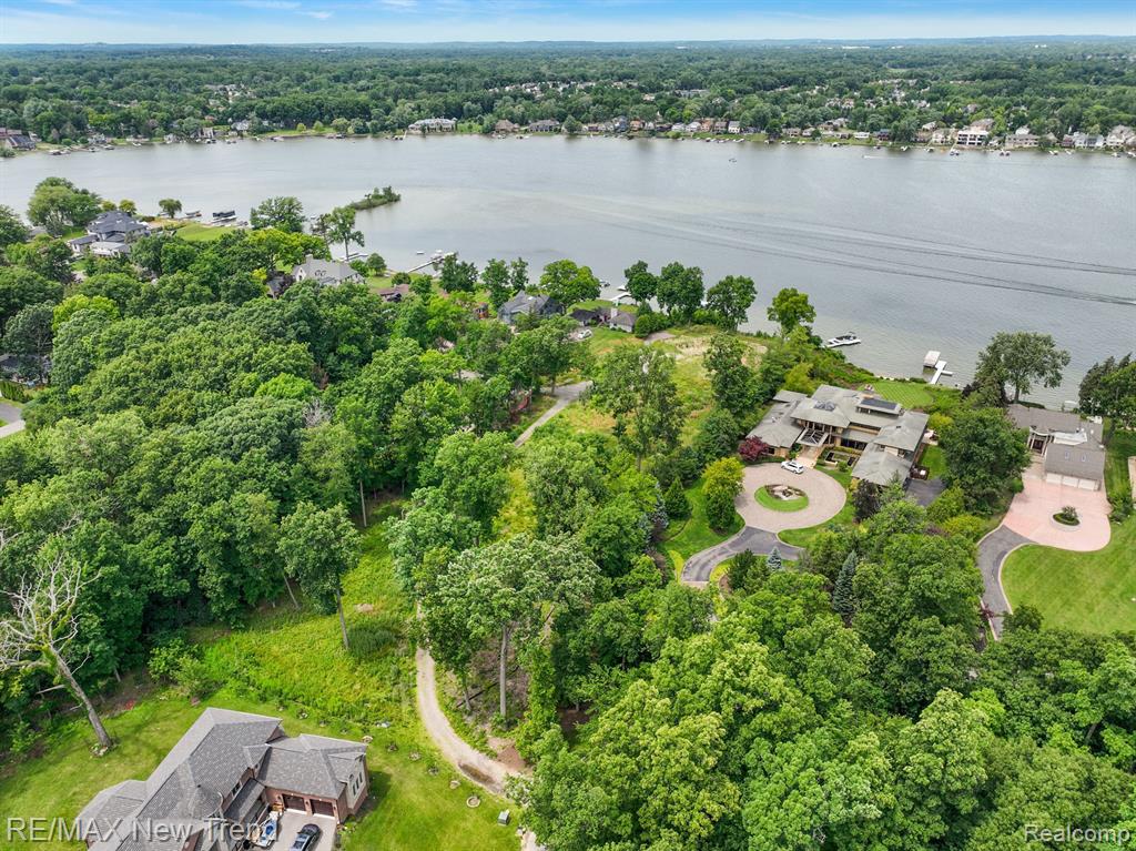 4796 DOW RIDGE Road, Orchard Lake Village, MI 48324 — Photo 13