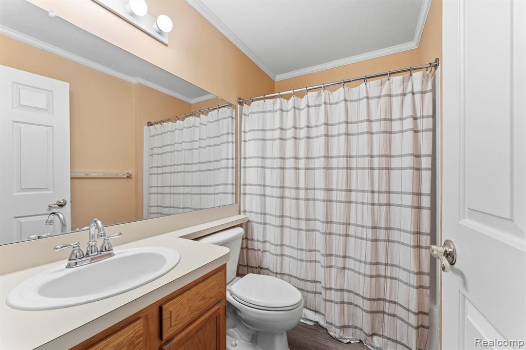 5487 Greenway Drive, 82, Trenton, MI 48183 — Photo 5