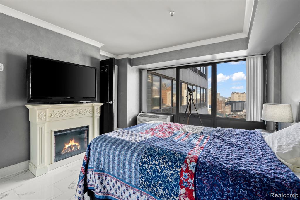 300 Riverfront Drive, 27C, Detroit, MI 48226 — Photo 17