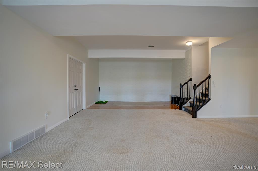 4392 OAK TREE Trail, Fenton, MI 48430 — Photo 45