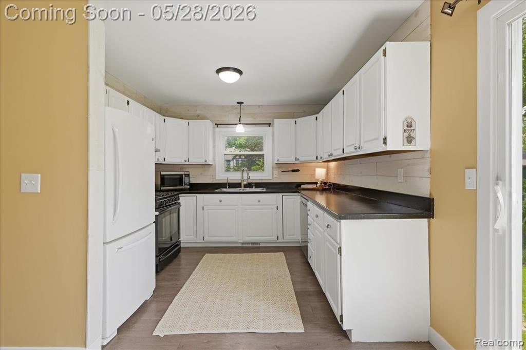 142 Mill Street, Ortonville, MI 48462 — Photo 11
