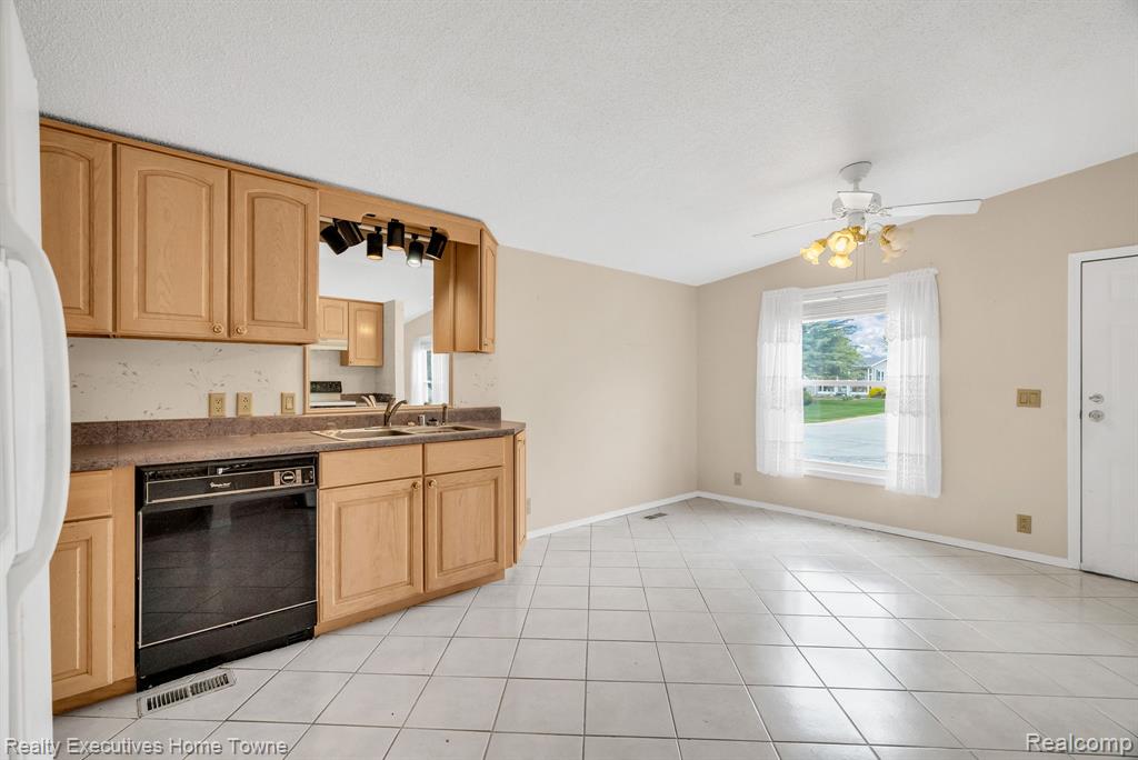 4333 24th Avenue, 2, Fort Gratiot, MI 48059 — Photo 7