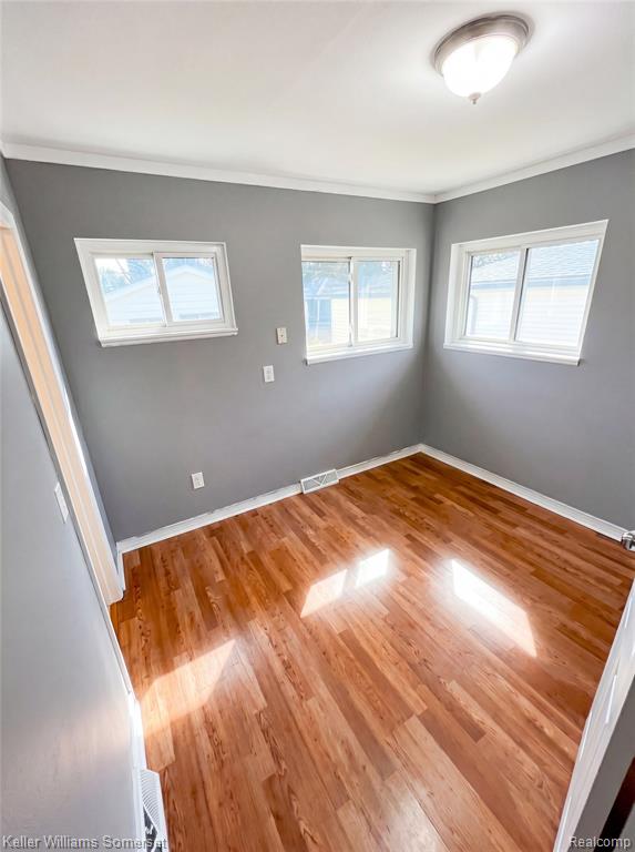 8647 Chalmers Avenue, Warren, MI 48089 — Photo 11