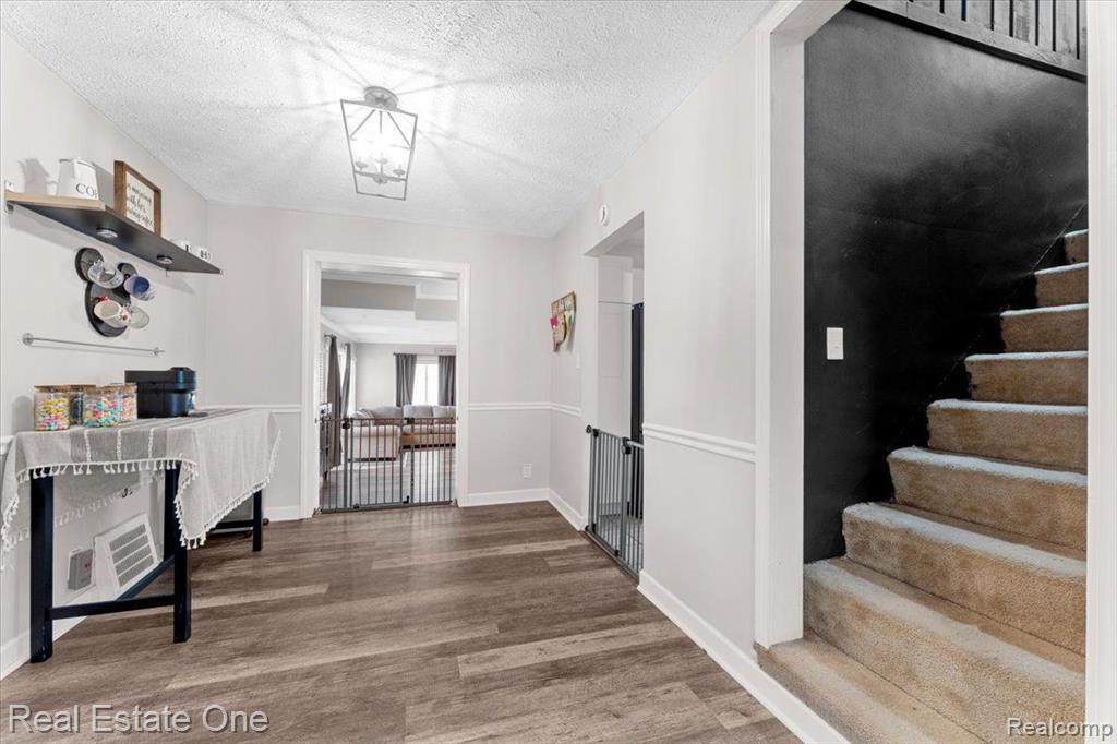 6350 KING Avenue, Allen Park, MI 48101 — Photo 5