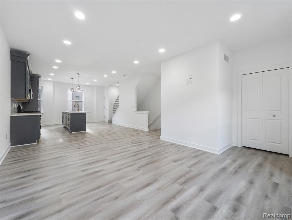 2886 SUMMERS Place, Troy, MI 48084 — Photo 8