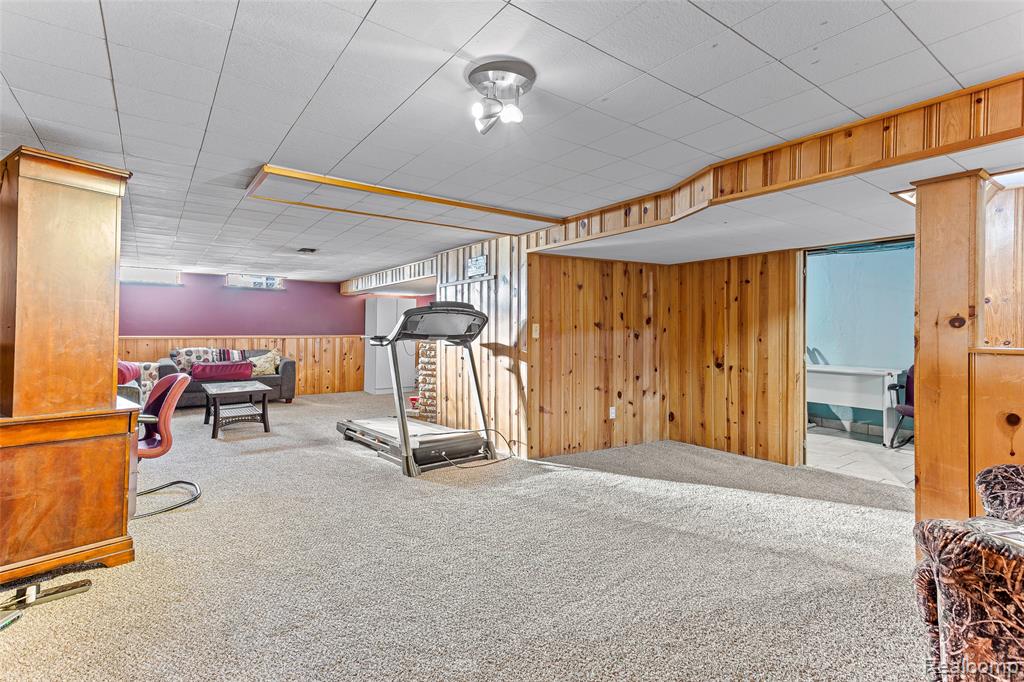 8681 Whitefield Street, Dearborn Heights, MI 48127 — Photo 24