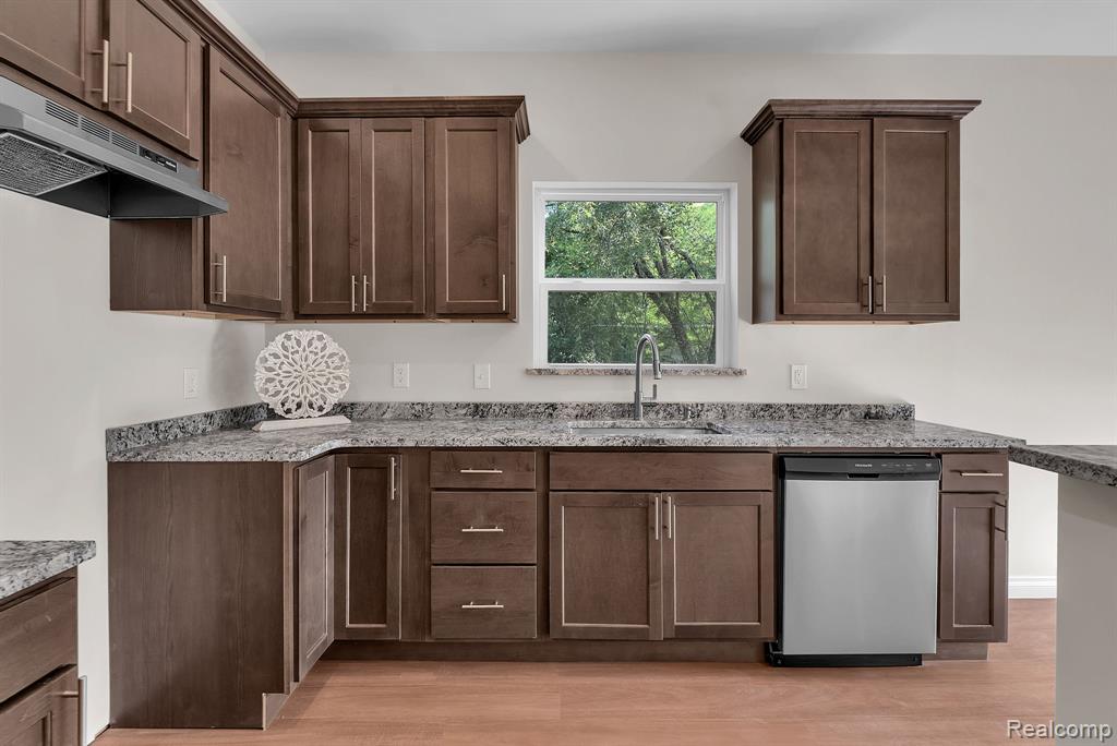 6371 Loraine Street, Romulus, MI 48174 — Photo 9