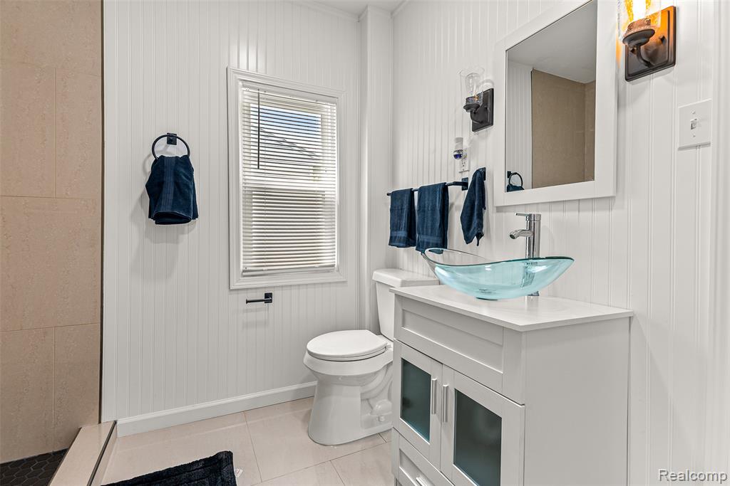 8329 Lenore Street, Dearborn Heights, MI 48127 — Photo 15