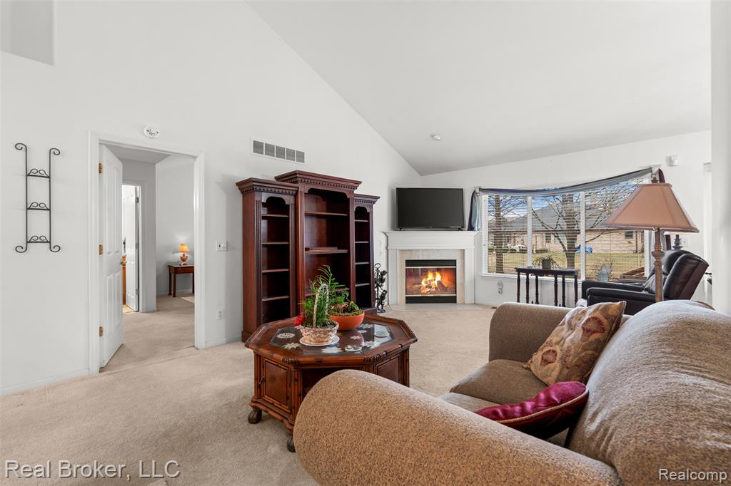 5776 Woodview Drive, 6, Sterling Heights, MI 48314 — Photo 8