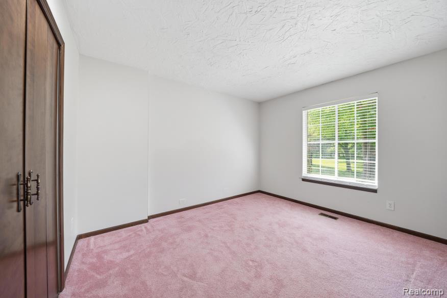 7020 Rattalee Lake NW, Clarkston, MI 48348 — Photo 32