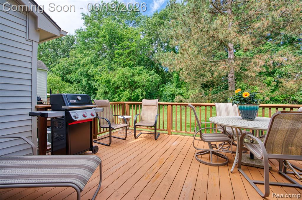 1021 Calpernia, Wixom, MI 48393 — Photo 5