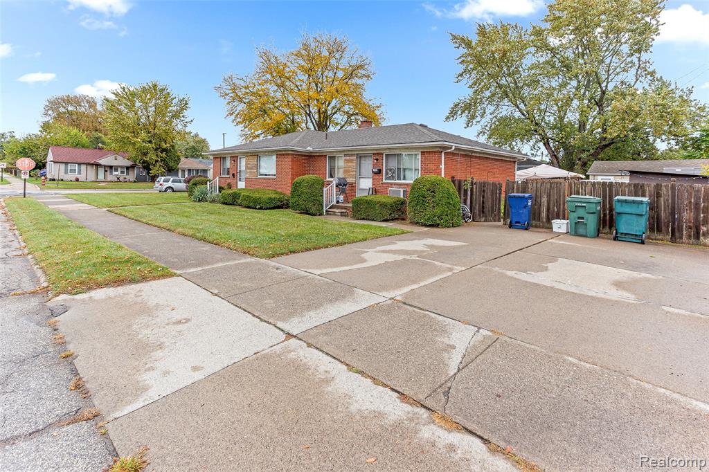 1339 New York Avenue, Lincoln Park, MI 48146 — Photo 3
