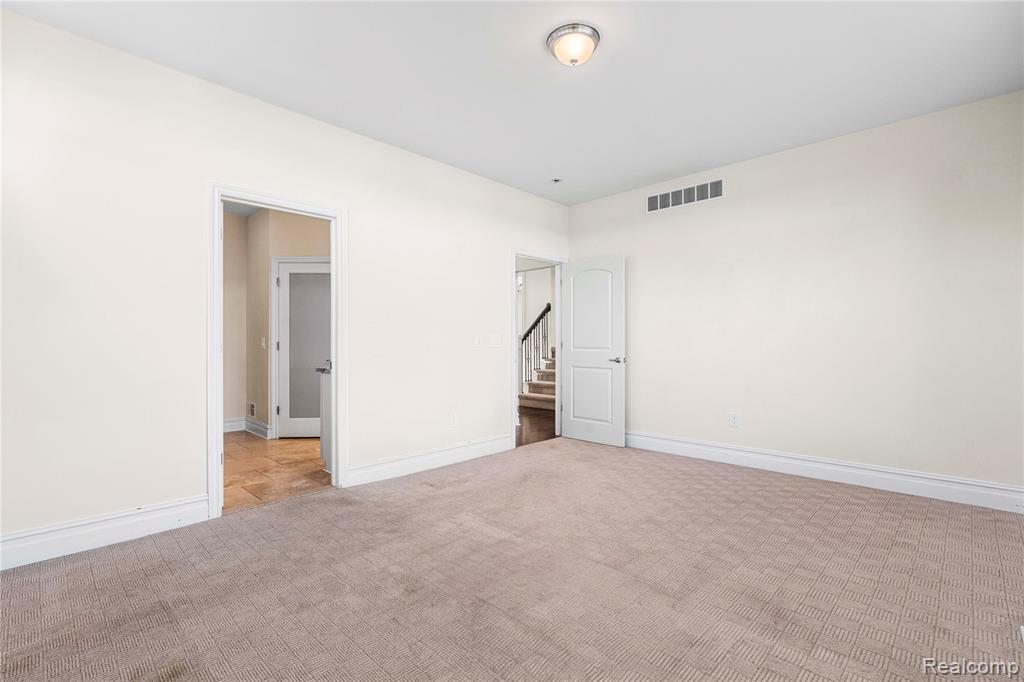 4489 Cedarhill Court, Auburn Hills, MI 48326 — Photo 19