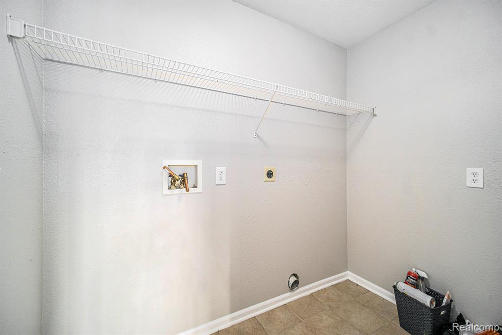 1533 Weatherstone Drive, Ann Arbor, MI 48108 — Photo 9