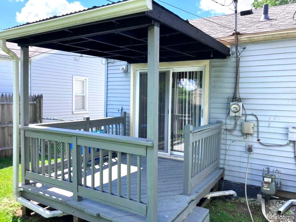 577 E HUDSON Avenue, Madison Heights, MI 48071 — Photo 4