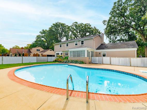 8160 Manchester, Grosse Ile, MI 48138 — Photo 37