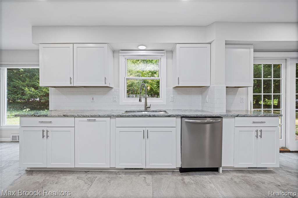 2601 Lamplighter Lane, Bloomfield Hills, MI 48304 — Photo 22