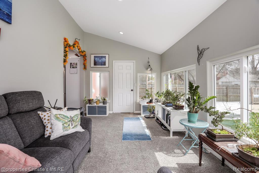 469 Kerby Road, Grosse Pointe Farms, MI 48236 — Photo 13