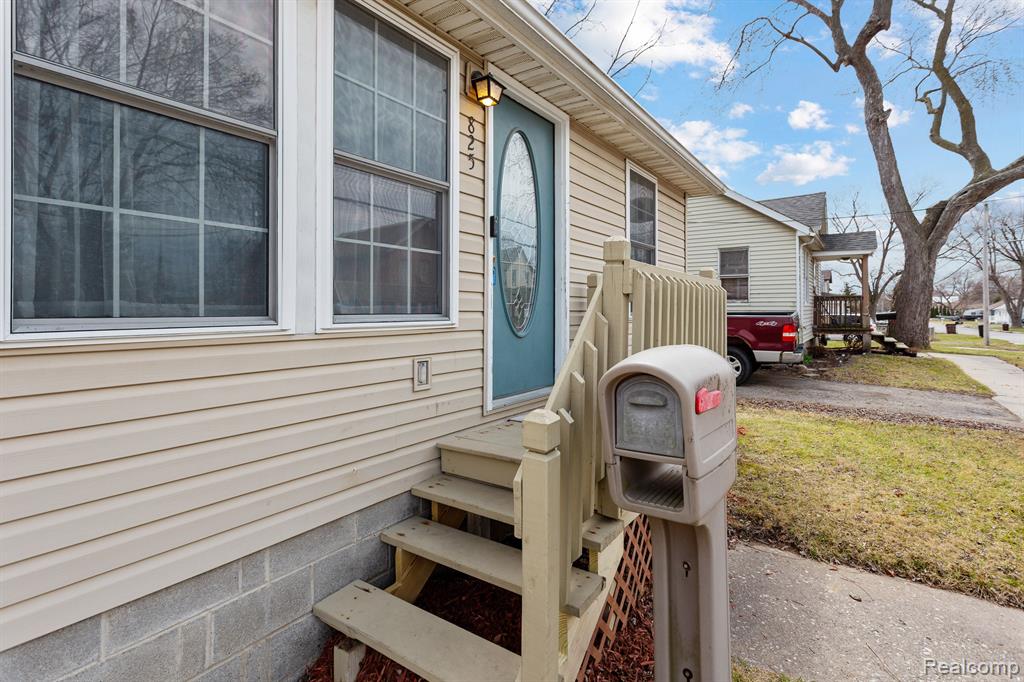 825 BACON Street, Monroe, MI 48161 — Photo 4