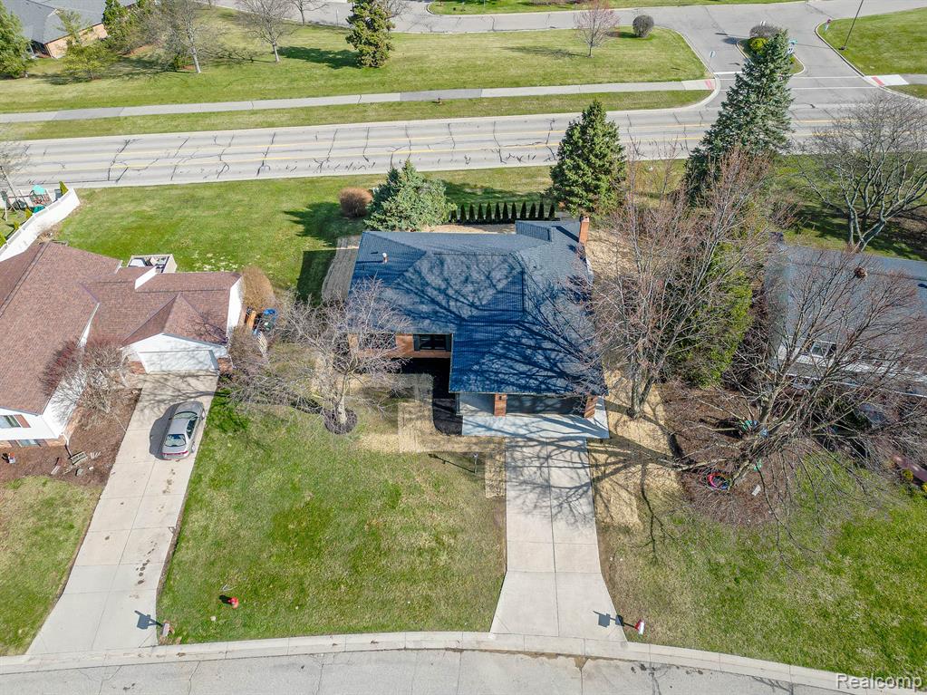 822 DAHLIA Lane, Rochester Hills, MI 48307 — Photo 44