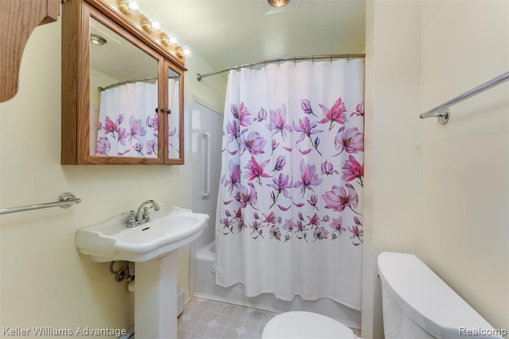6021 Morley Street, Westland, MI — Photo 14