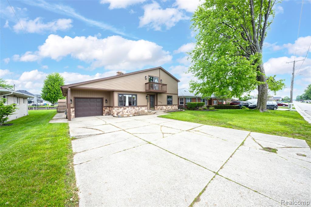 7774 Colony Drive, Clay, MI 48001 — Photo 30