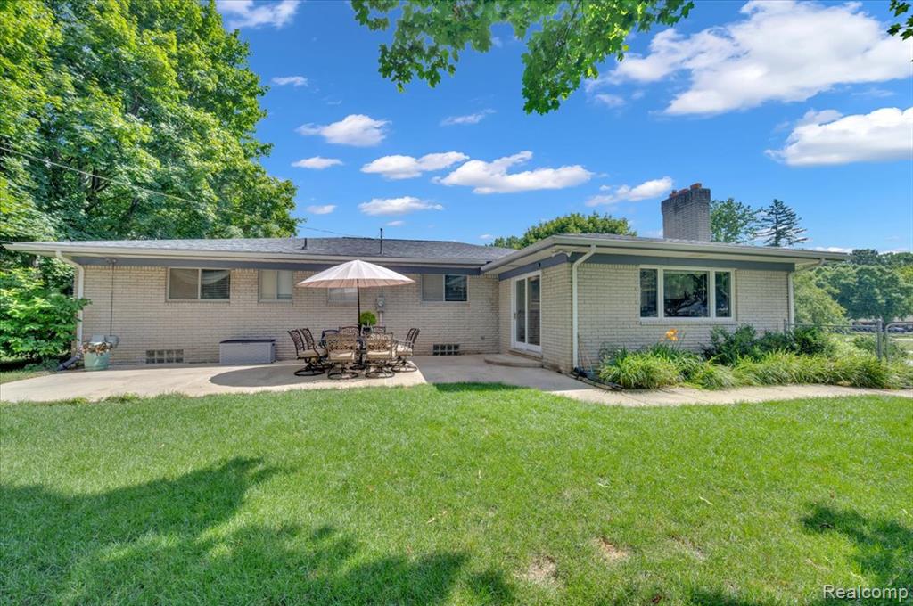 724 Lynndale Drive, Rochester Hills, MI 48309 — Photo 28