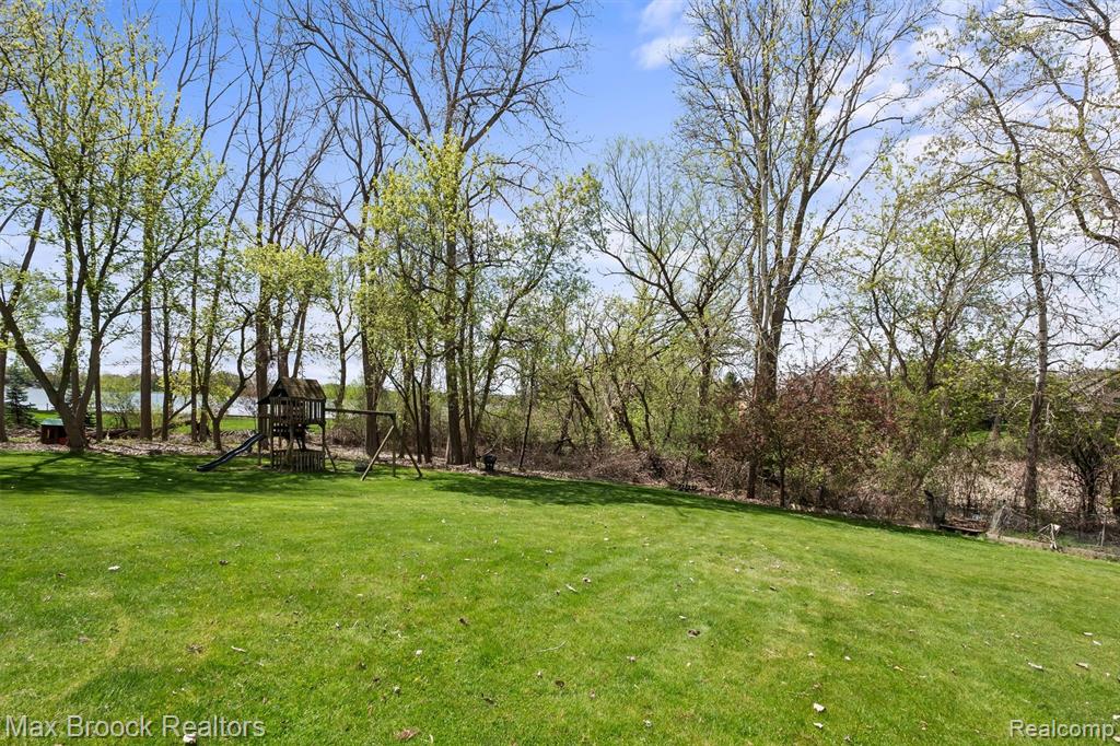 398 Shrewsbury Drive, Clarkston, MI 48348 — Photo 84
