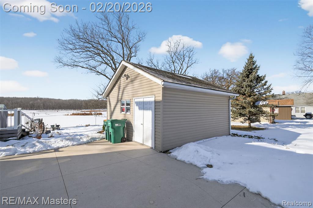 27429 W Huron River Drive, Flat Rock, MI 48134 — Photo 46